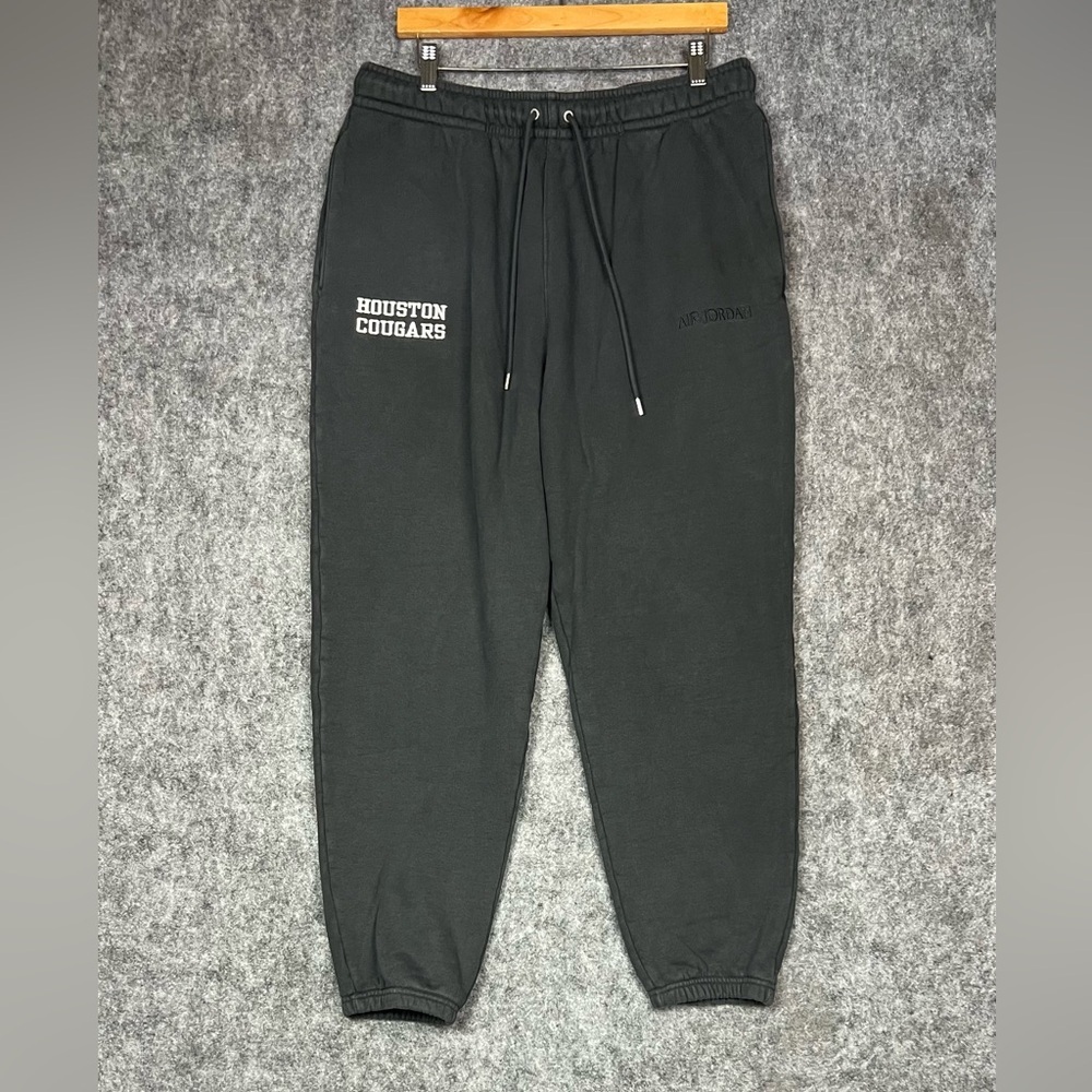 Vintage Jordan Men's Black Joggers with Houston Cougars Logo Size XL